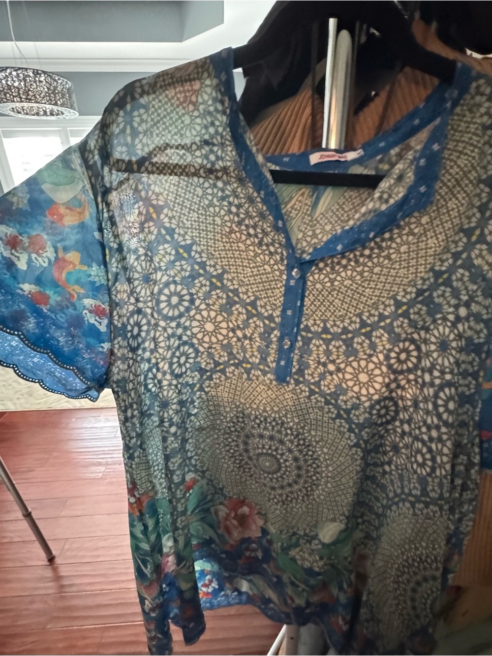 Johnny Was 100% silk Blue Floral Lace-Print Short Sleeve Top